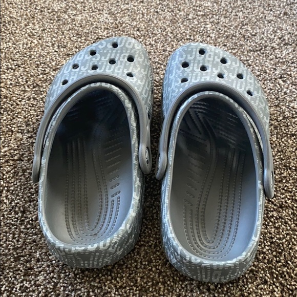 New Crocs - Picture 2 of 5
